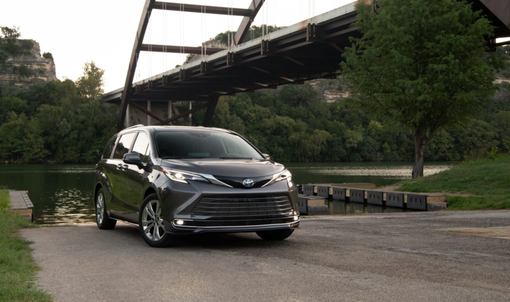 2024 Toyota Sienna Platinum Exterior