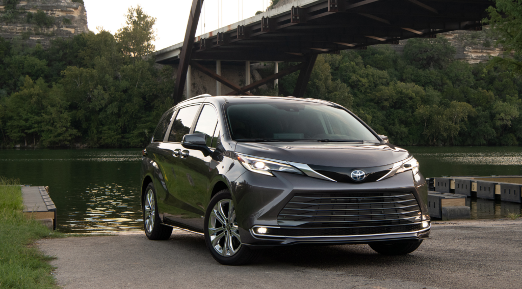 2024 Toyota Sienna Platinum Exterior