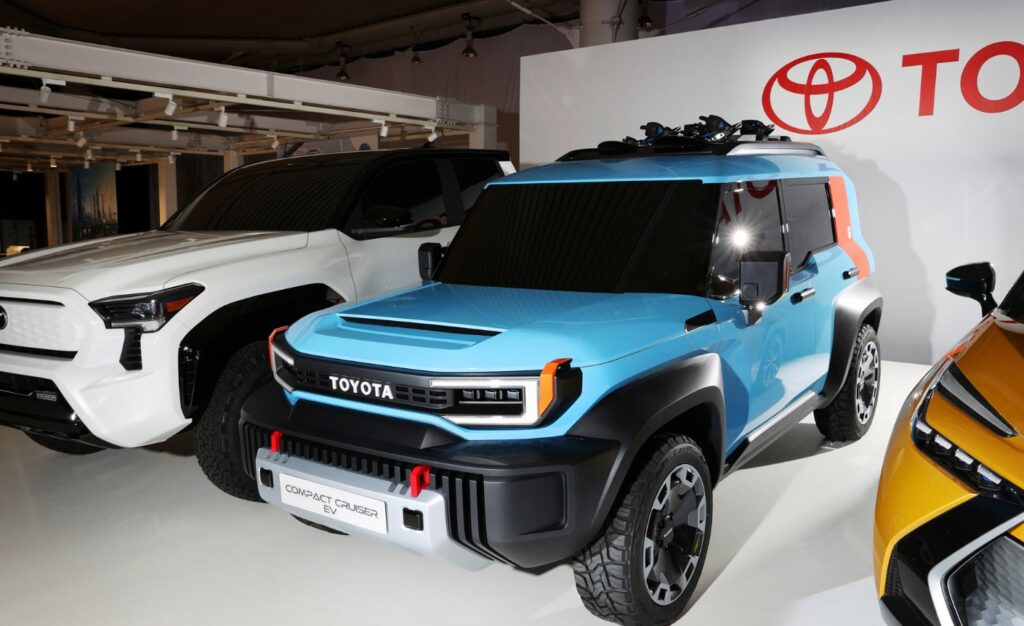 2025 Toyota FJ Cruiser Exterior